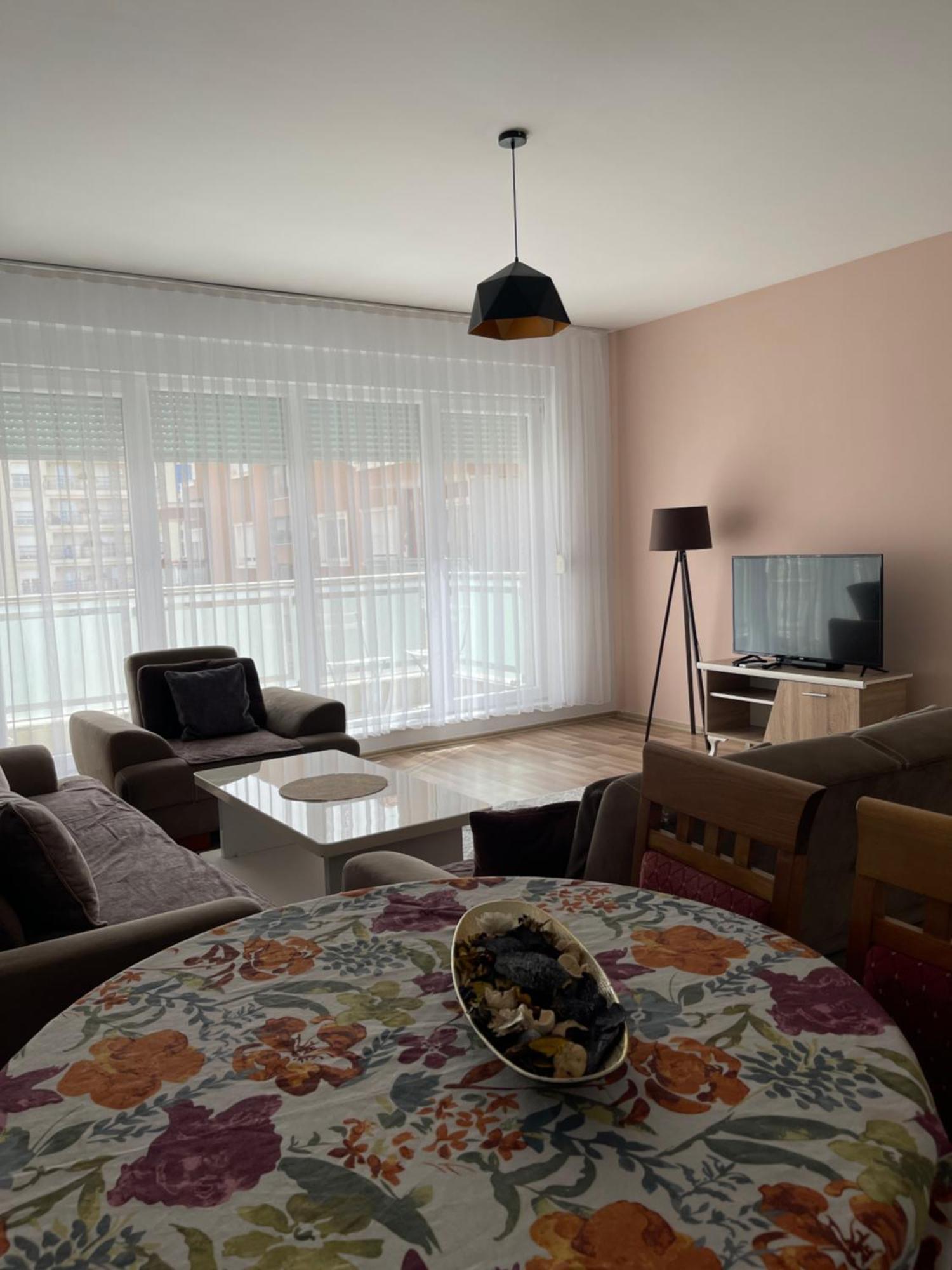 Entire Apartment - Near The Center Приштина Экстерьер фото